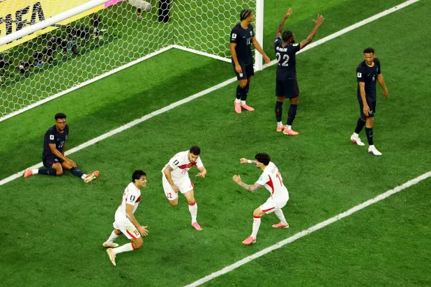 اقتنص منتخب تركيا فوزاً ثميناً أمام منتخب الولايات المتحدة (رويترز)