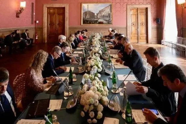 A view of the Gulf-Mediterranean Summit in Rome, attended by officials, diplomats, and experts. (SPA)
