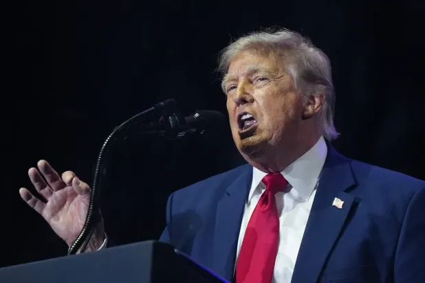 Trump, İran'ı ateşkesi ihlal etmekle suçladı