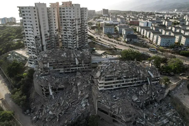  Buildings damaged by the earthquakes stand three days after earthquakes struck Catia La Mar, Venezuela, Saturday, June 27, 2026. (AP) 