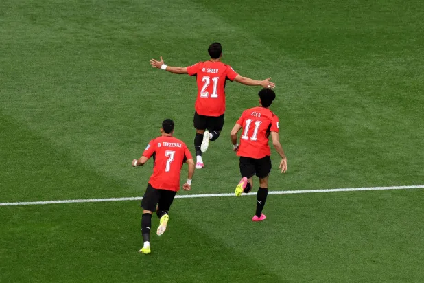 منتخب مصر أحد 3 منتخبات عربية تأهلت إلى دور الـ32 بالمونديال (أ.ب)