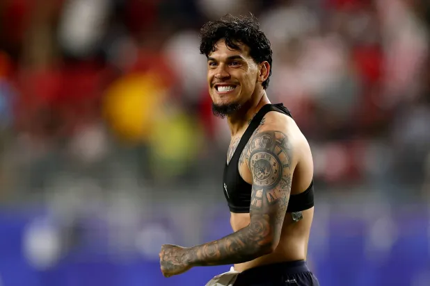 غوستافو غوميز قائد منتخب باراغواي (أ.ف.ب)