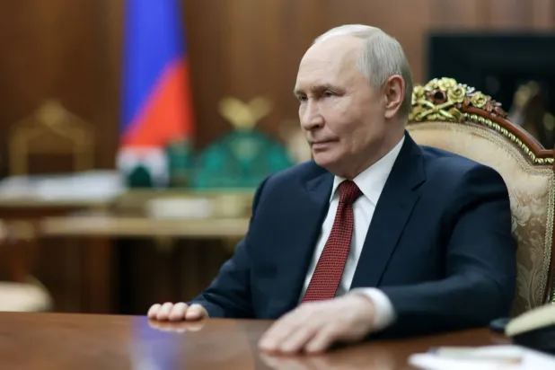 Rusya Devlet Başkanı Vladimir Putin, Rus gazeteci Pavel Zarubin ile yaptığı röportajda (Reuters)