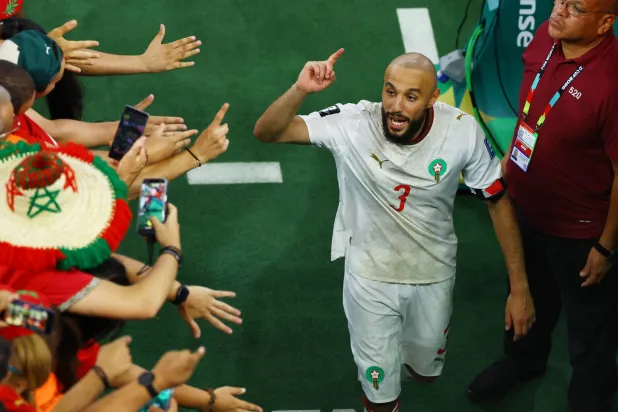 المغربي نصير مزراوي يحتفل بالتأهل (رويترز) 