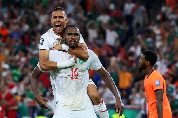 عيسى ديوب منح منتخب بلاده هدف تعادل قاتلاً (رويترز) 