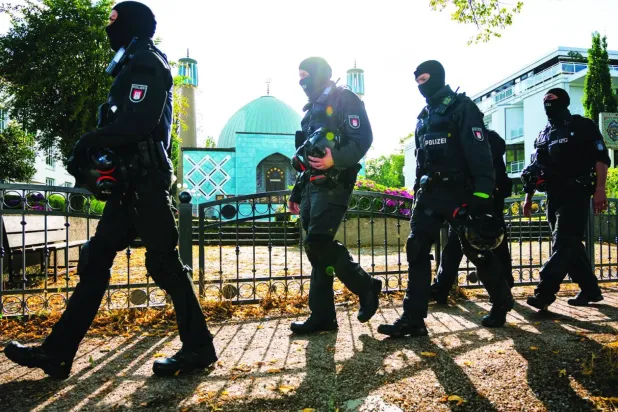  Hamburg'da Alman polis memurları (Arşiv-AP)