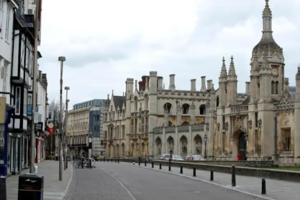 Cambridge Üniversitesi binası (Reuters)