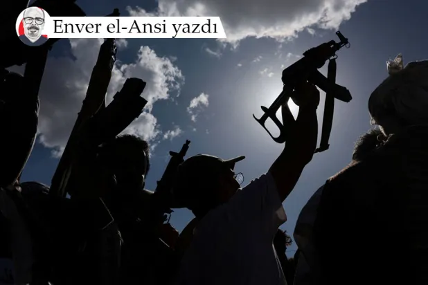 Husilerin destekçileri, Yemen'in başkenti Sana'da İran'la dayanışma gösterisi düzenledi, 10 Nisan 2026 (Reuters)