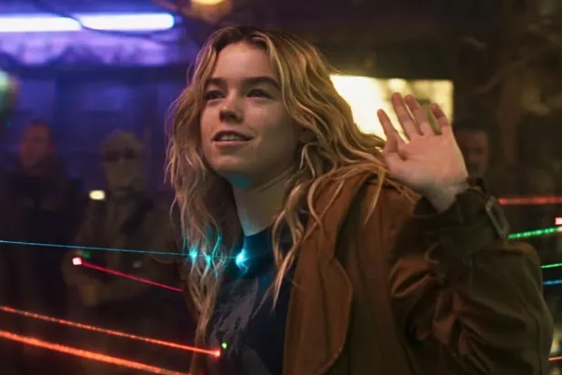 HBO'nun fenomen dizisi House of the Dragon'la yıldızı parlayan Alcock, büyük bütçeli bir süper kahraman filminin kadın başrolü olarak maruz kalabileceği "kaçınılmaz" eleştirilere karşı hazırlıklı olduğunu belirtmişti (Warner Bros.)