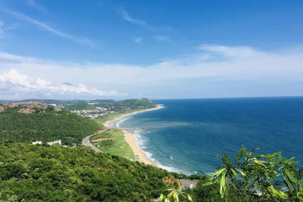 Visakhapatnam, sahilleriyle Hindistan'daki ünlü tatil merkezlerinden biri (Unsplash)