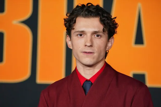 Tom Holland, "kendisini istedikleri sürece" Örümcek-Adam rolünü oynamaya devam edeceğini söylüyor (Jordan Strauss/AP)