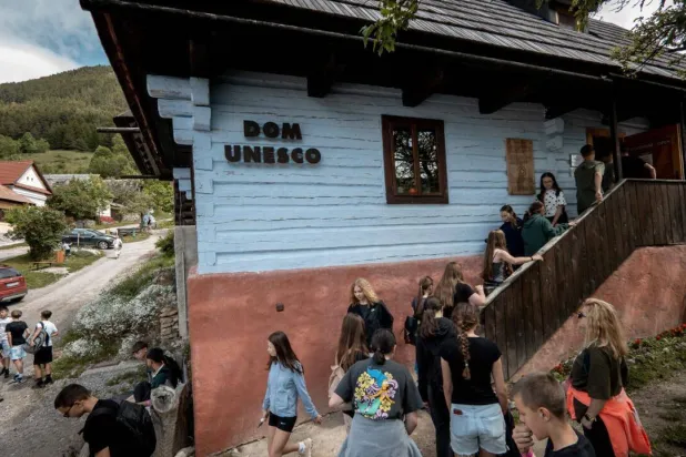 Vlkolinec attracts around 100,000 tourists a year. Joe KLAMAR / AFP
