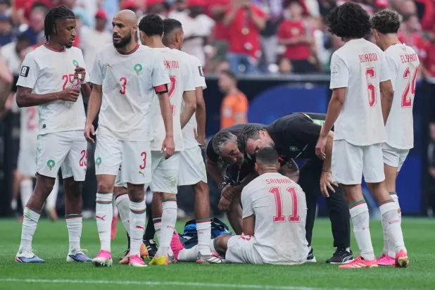إصابة مقلقة لإسماعيل الصيباري مهاجم المغرب خلال مواجهة كندا