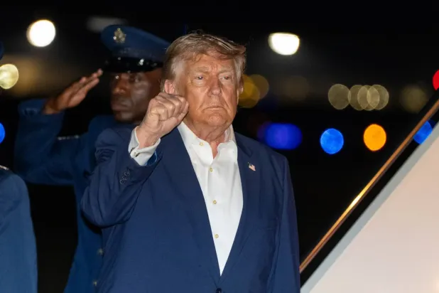 Trump, Maryland'deki Joint Base Andrews'e varışında (AP)