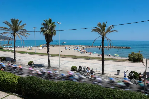 من المفترض أن تنطلق المرحلة الثالثة من غرانويرس في إسبانيا عند منتصف النهار (رويترز)