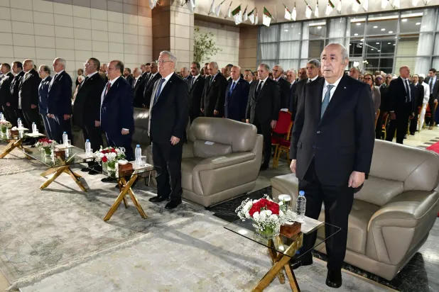 الرئيس الجزائري عبد المجيد تبون مع كبار المسؤولين خلال ذكرى الاستقلال (الرئاسة)