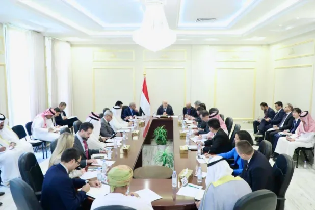 Chairman of Yemen’s Presidential Leadership Council Dr. Rashad Al-Alimi meets with the ambassadors on Monday. (SABA)