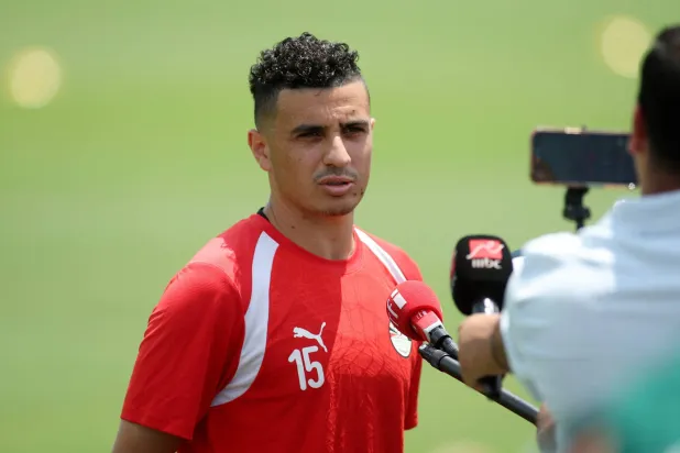 كريم حافظ الظهير الأيسر لمنتخب مصر (رويترز)