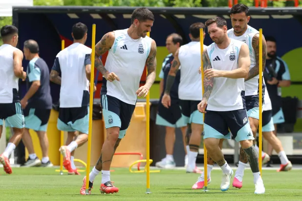 منتخب الأرجنتين يواصل استعداداته لمواجهة مصر (أ.ف.ب)