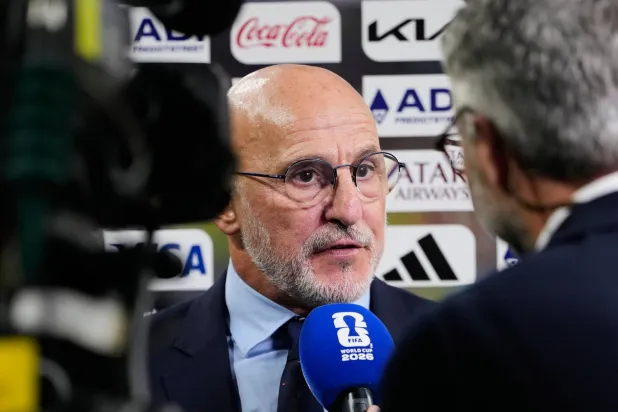 لويس دي لا فوينتي مدرب منتخب إسبانيا (أ.ب)