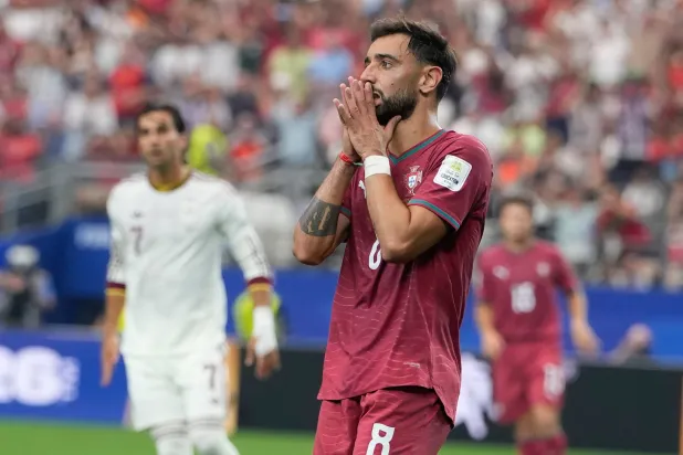 برونو فرنانديز نجم خط وسط منتخب البرتغال (أ.ب)