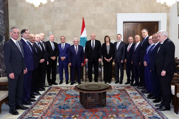 الرئيس عون مستقبلاً وفداً من جمعية المصارف (الرئاسة اللبنانية)