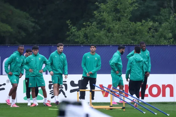 منتخب المغرب أجرى تحضيراته الأربعاء لموقعة فرنسا النارية (أ.ف.ب)