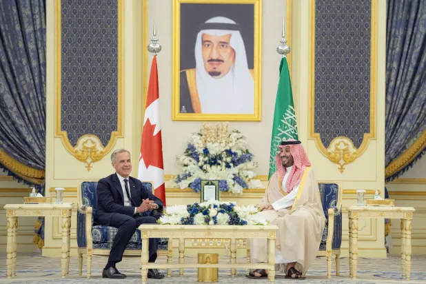 ولي العهد السعودي ورئيس وزراء كندا خلال جلسة مباحثات رسمية في جدة الخميس (واس)