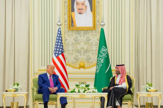 الأمير محمد بن سلمان والرئيس دونالد ترمب لدى ترؤسهما قمة سعودية - أميركية في الرياض مايو الماضي (واس)