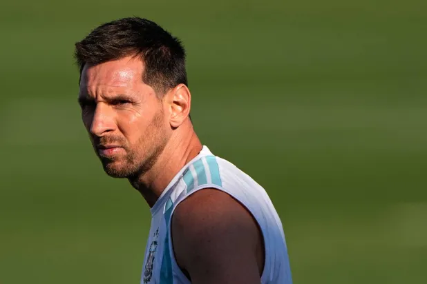 ليونيل ميسي قائد ونجم منتخب الأرجنتين (أ.ب)