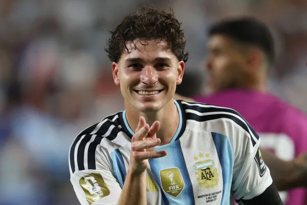 خوليان ألفاريز نجم منتخب الأرجنتين (أ.ف.ب) 