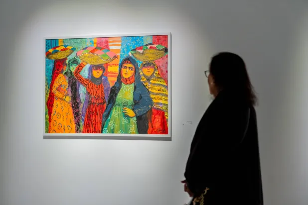 «بين الضباب والمسار»... كيف تحولت الذاكرة العربية إلى لوحات؟