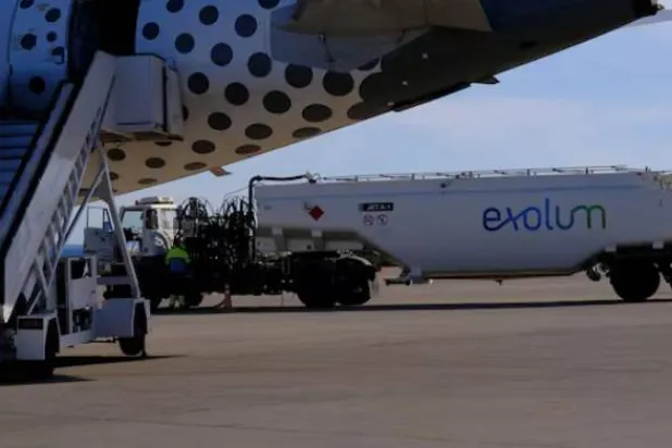 An Exolum refueling tanker fills an airplane at Almeria airport in Spain, April 19, 2026. REUTERS/Nacho Doce/File Photo