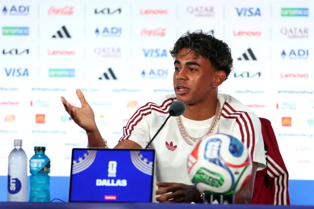 لامين يامال نجم منتخب إسبانيا عشية مواجهة فرنسا (أ.ف.ب)
