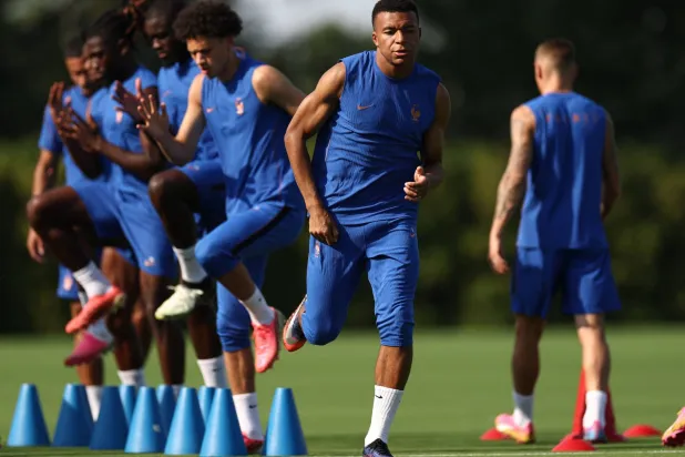 France's forward #10 Kylian Mbappe attends a training session at Philadelphia Eagles training centre on the eve of the 2026 World Cup football tournament round of 16 match against Paraguay, in Philadelphia on July 3, 2026. (Photo by FRANCK FIFE / AFP)