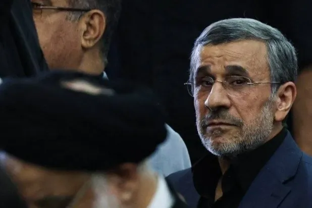Ahmedinejad, salı günü Tahran'da Hamaney'in anma törenine katıldı (Tesnim)