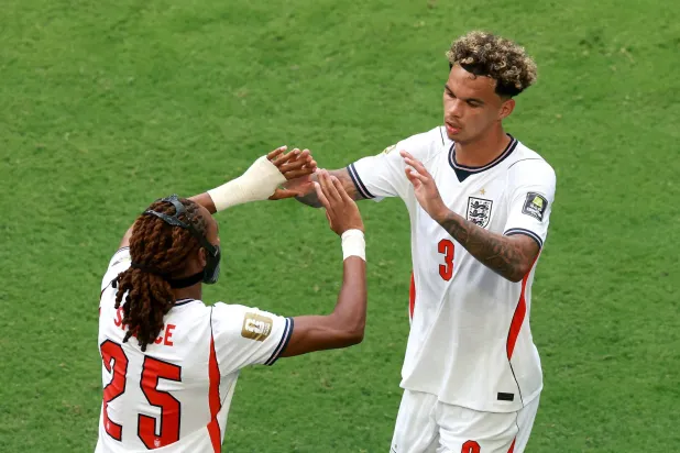 نيكو أورايلي الظهير الأيسر في مانشستر سيتي والمنتخب الإنجليزي (أ.ف.ب)
