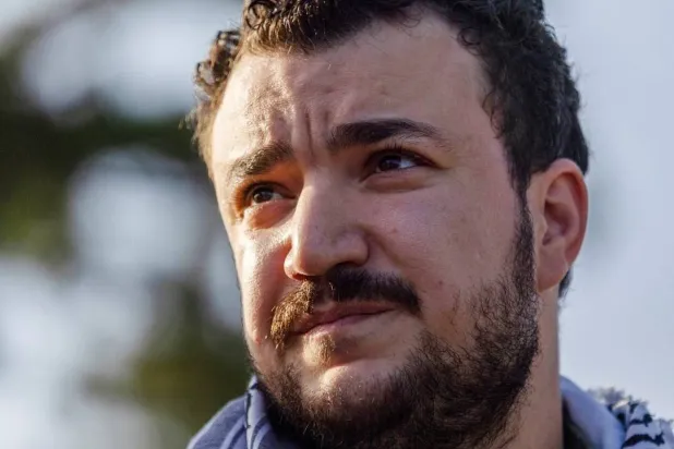 الناشط حمود خليل (رويترز)