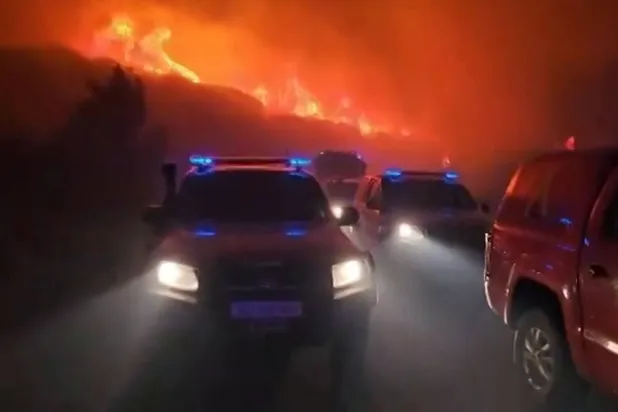 محاولات لإخماد حريق هائل في إقليم أراغون بشمال شرقي إسبانيا (أ.ف.ب)