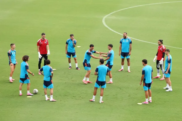 DALLAS, TEXAS - JULY 13: Players of Spain train during a Spain Training Session at Cotton Bowl on July 13, 2026 in Dallas, Texas.   Florencia Tan Jun/Getty Images/AFP (Photo by Florencia Tan Jun / GETTY IMAGES NORTH AMERICA / Getty Images via AFP)