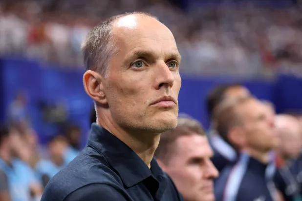 توماس توخيل خلال مواجهة إنجلترا والأرجنتين في نصف نهائي كأس العالم 2026 (أ.ف.ب)