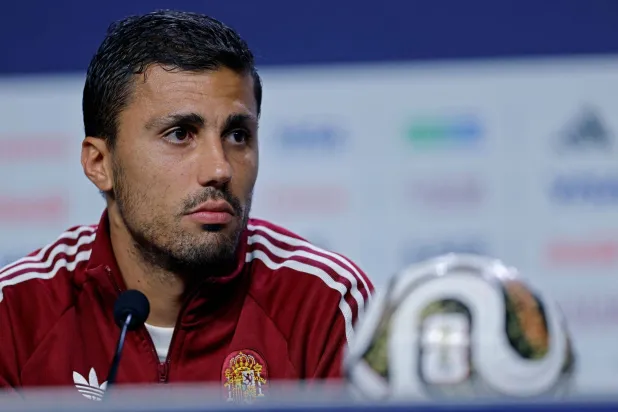 رودري قائد منتخب إسبانيا (د.ب.أ)