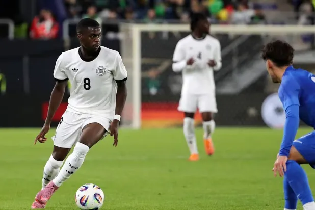 لاعب الوسط الشاب نويل أسيكو (نادي بايرن ميونيخ)