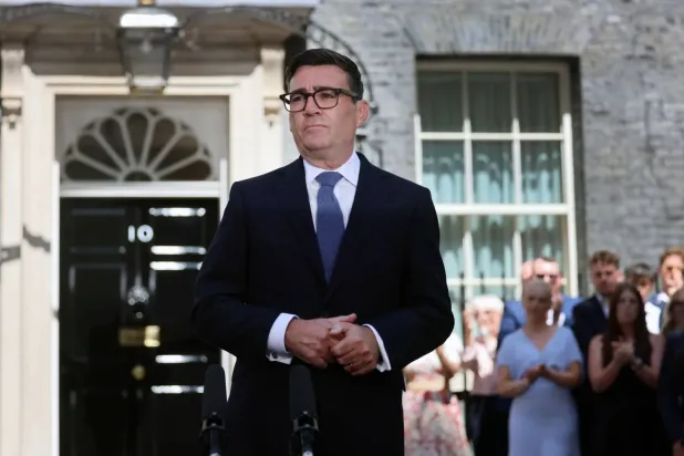 Britanya'nın yeni Başbakanı Andy Burnham (EPA)