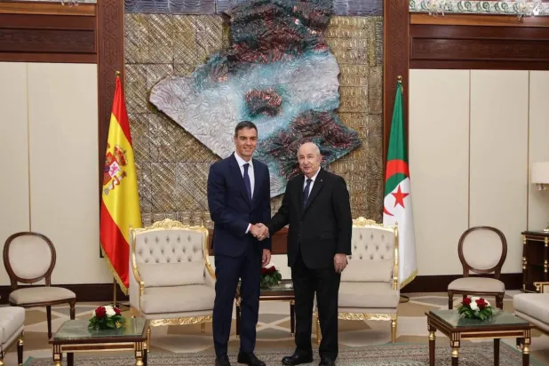 Algerian President Abdelmadjid Tebboune receiving the Spanish Prime Minister on Monday (Algerian Presidency)