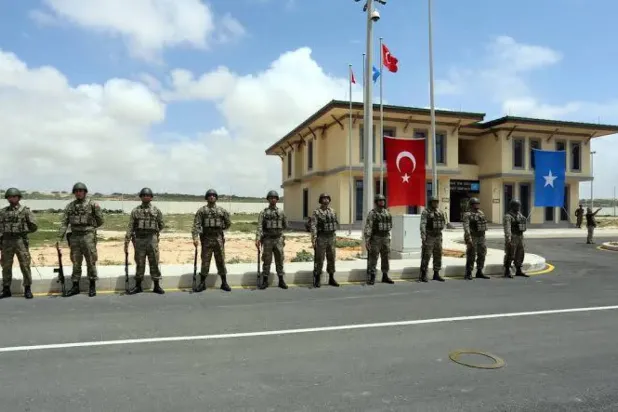 Türkiye’nin Mogadişu’daki askeri üssünün açılış töreninden (Reuters)