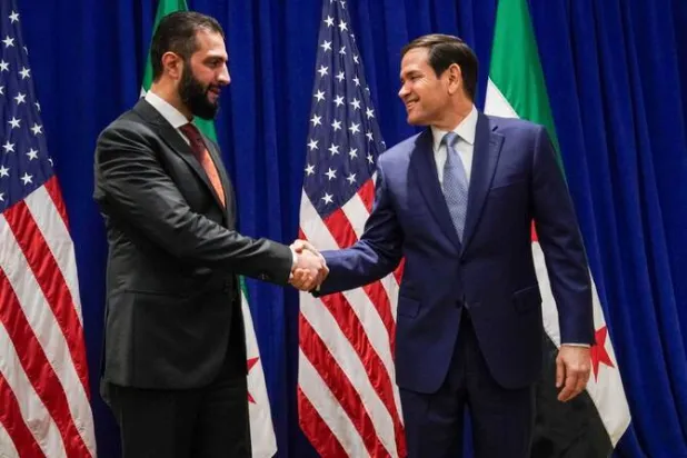 وزير الخارجية الأميركي ماركو روبيو يلتقي الرئيس السوري أحمد الشرع في نيويورك على هامش اجتماع الجمعية العامة للأمم المتحدة في 22 سبتمبر 2025 (أ.ف.ب)