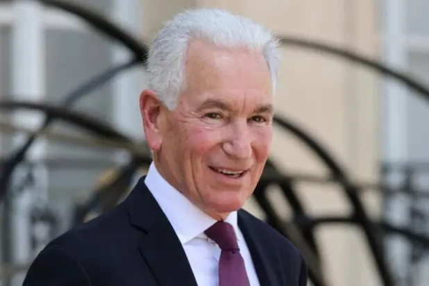 Charles Kushner, 2025 yılında Fransa Cumhurbaşkanı ile yaptığı görüşmenin ardından Paris’teki Elysee Sarayı’ndan ayrılırken (AFP)