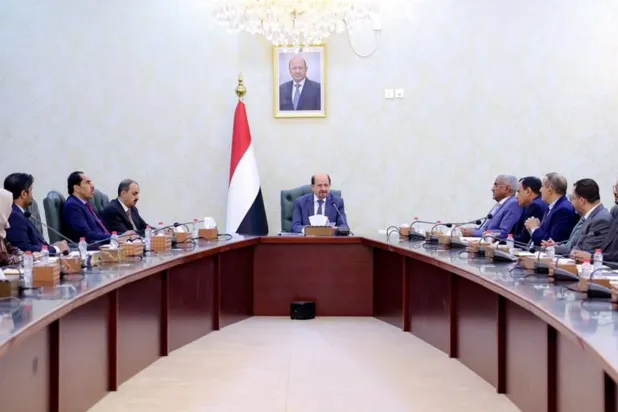 الحكومة اليمنية أدانت بأشد العبارات الهجوم الإرهابي الحوثي على سفينة تجارية في البحر الأحمر (سبأ)