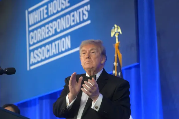ABD Başkanı Donald Trump, Beyaz Saray Muhabirleri Derneği yemeğinde açıklamalarda  bulundu (AP)